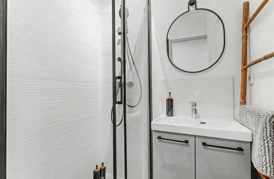 Shower, Bathroom