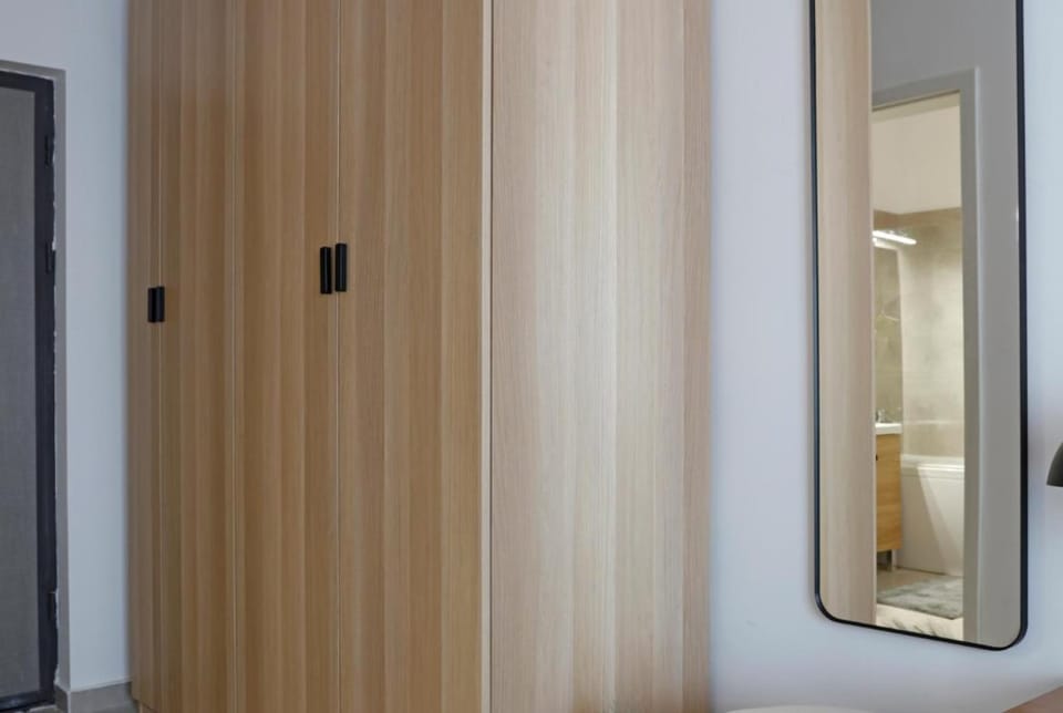 Bathroom, wardrobe