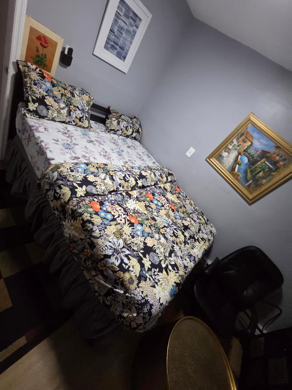 Ground Floor Mini studio in a 3BR with private bath and toilet Bed and Breakfast in Irvington
