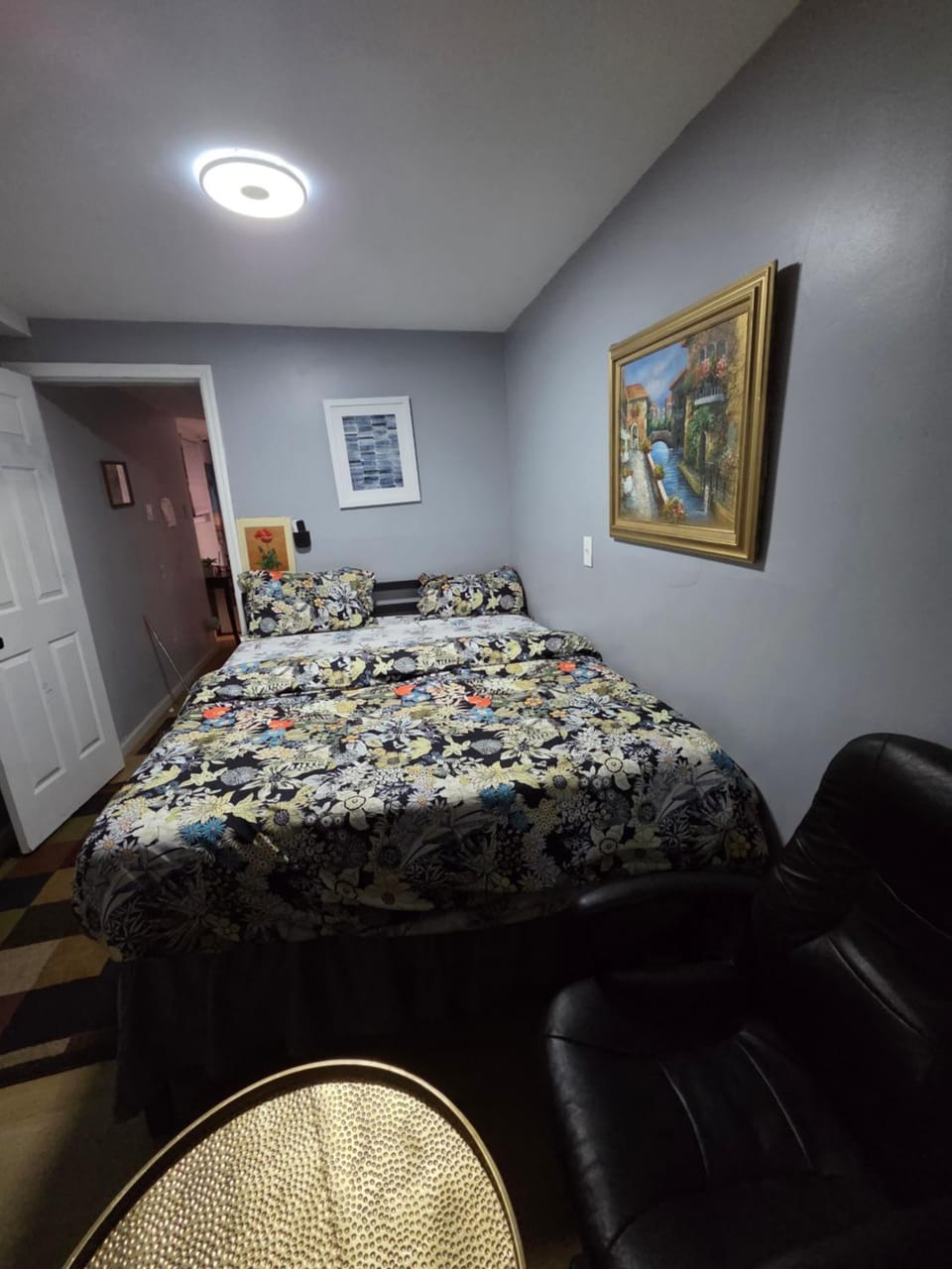 Ground Floor Mini studio in a 3BR with private bath and toilet Bed and Breakfast in Irvington