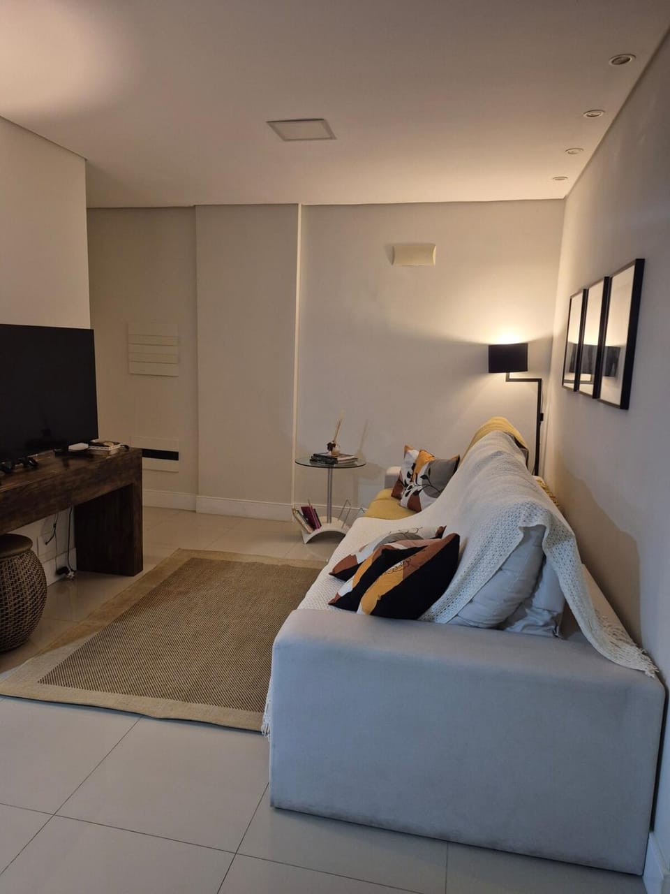 Communal lounge/ TV room, TV and multimedia, Living room, Seating area, Evening entertainment