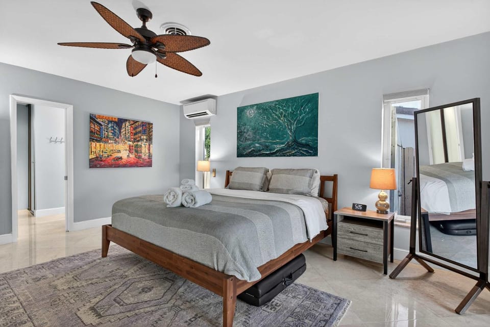 Harbor Haven Home for 7 House in Pompano Beach
