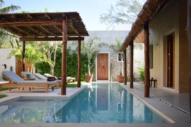 Swimming pool