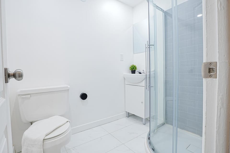 Shower, Toilet, Bathroom