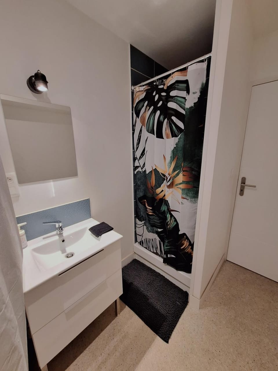 Shower, Toilet, Bathroom, hair dryier, towels