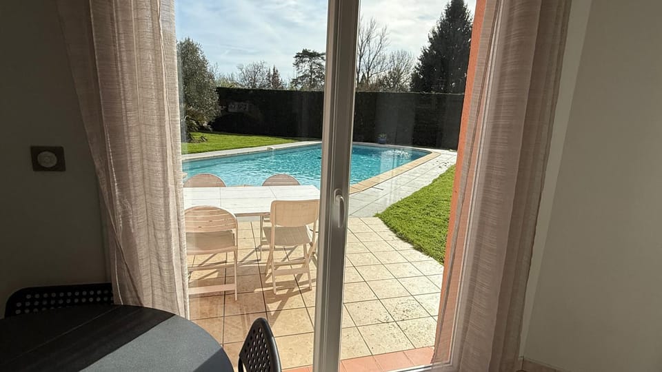 Living room, Pool view