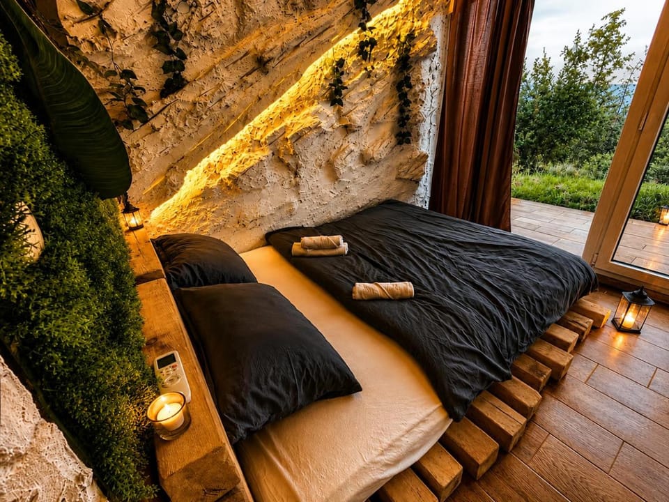 Bed, Natural landscape, Photo of the whole room, Bedroom, towels