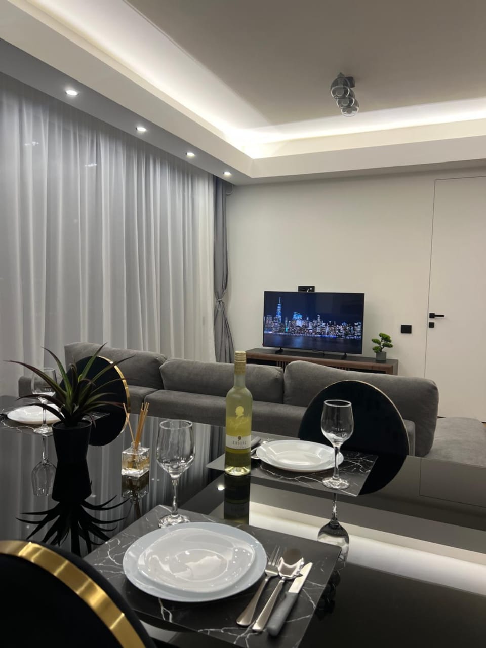 PREMIUM Apartament & Wellness with jacuzzi, sauna , gym , pool Apartment in Bucharest