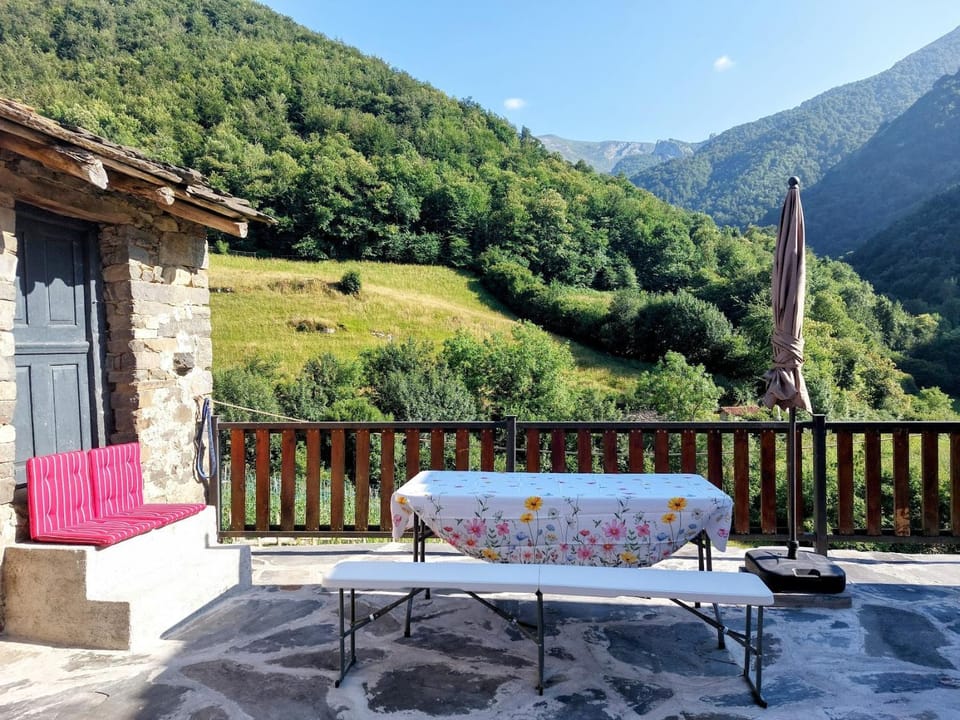 Casa Nayala House in Asturias
