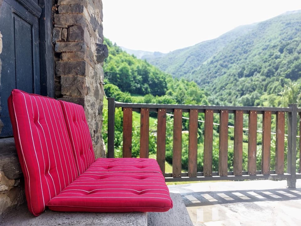 Casa Nayala House in Asturias