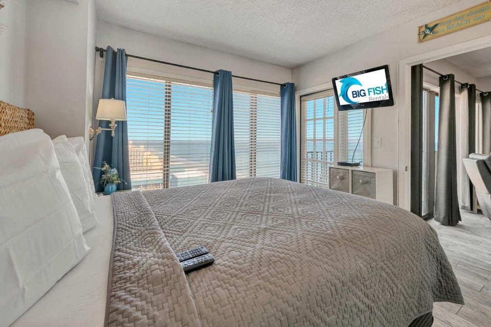 High Floor 2BR Pools Ocean Views Palace Resort House in Myrtle Beach