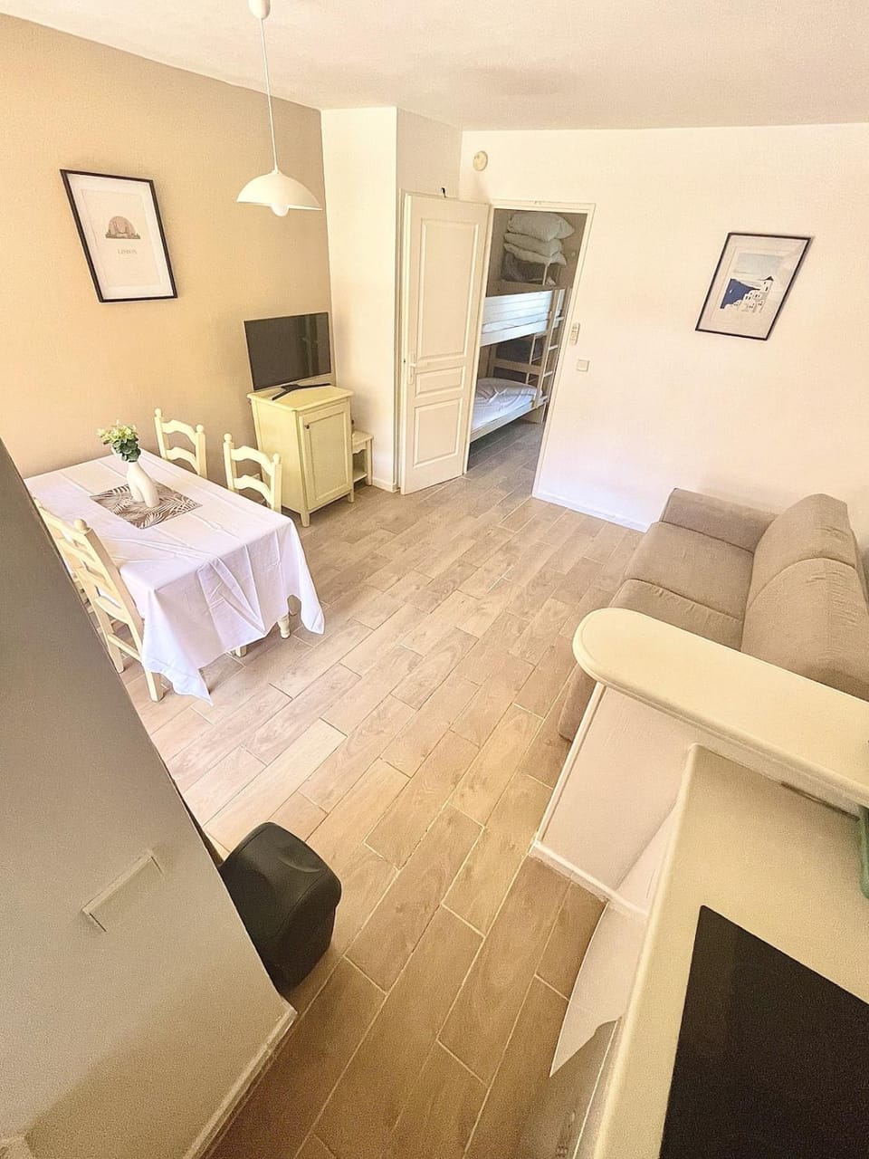 Air-conditioned studio rental Mandelieu near beaches Apartment in Mandelieu-La Napoule