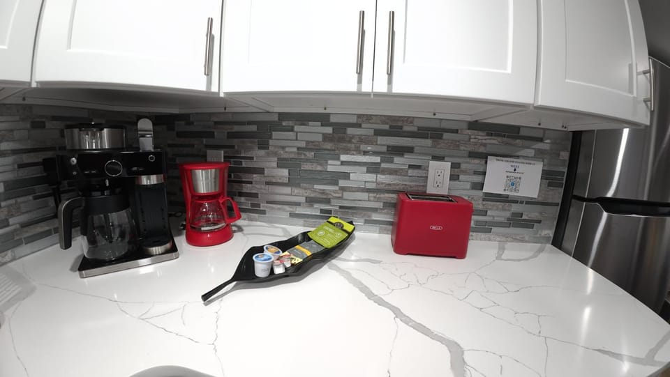 Coffee/tea facilities, Kitchen or kitchenette, toaster