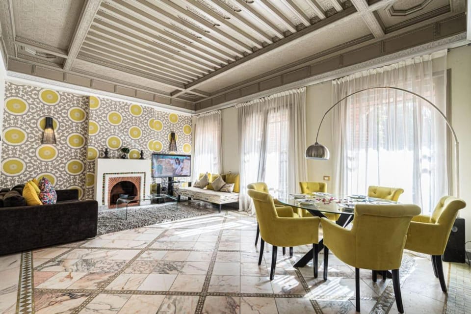 TV and multimedia, Living room, Seating area