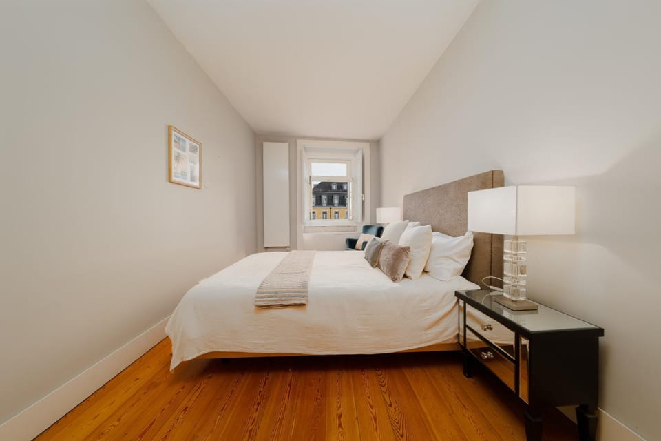 Luxurious Central Lisbon 4BR Apt, Sleeps 10 Apartment in Lisbon