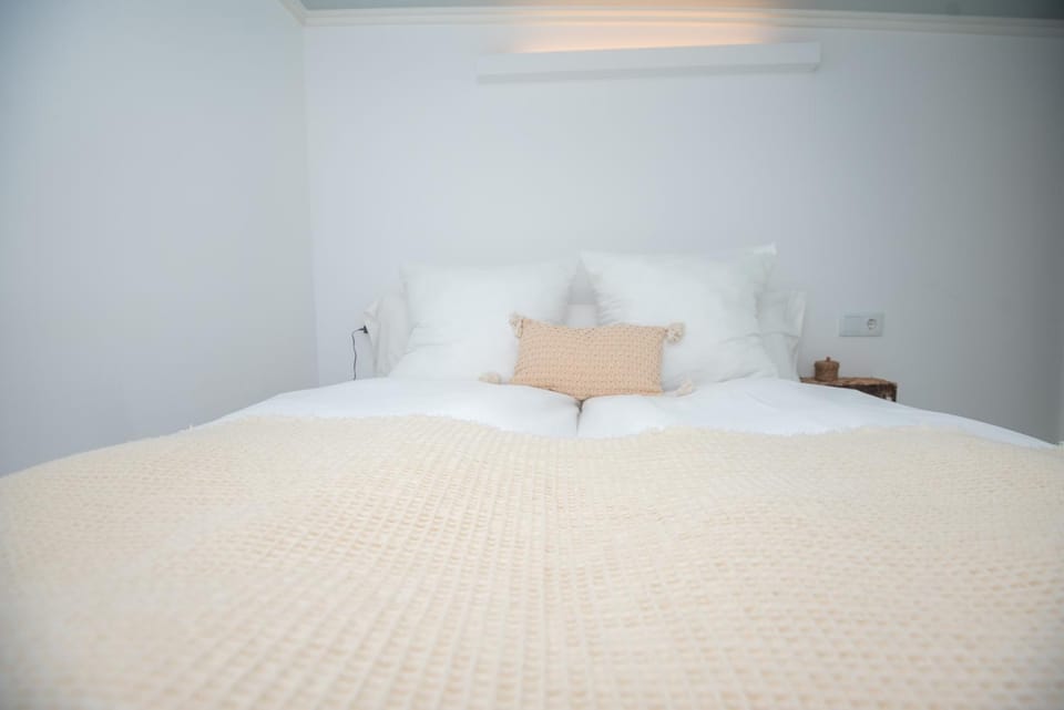 Bedroom, Pool view