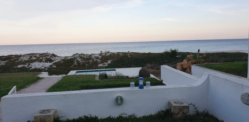 Villa de maitre front de mer Villa in Tunisia