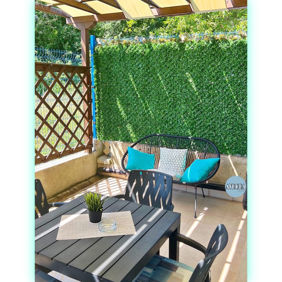 Patio, Seating area, Area and facilities, Inner courtyard view