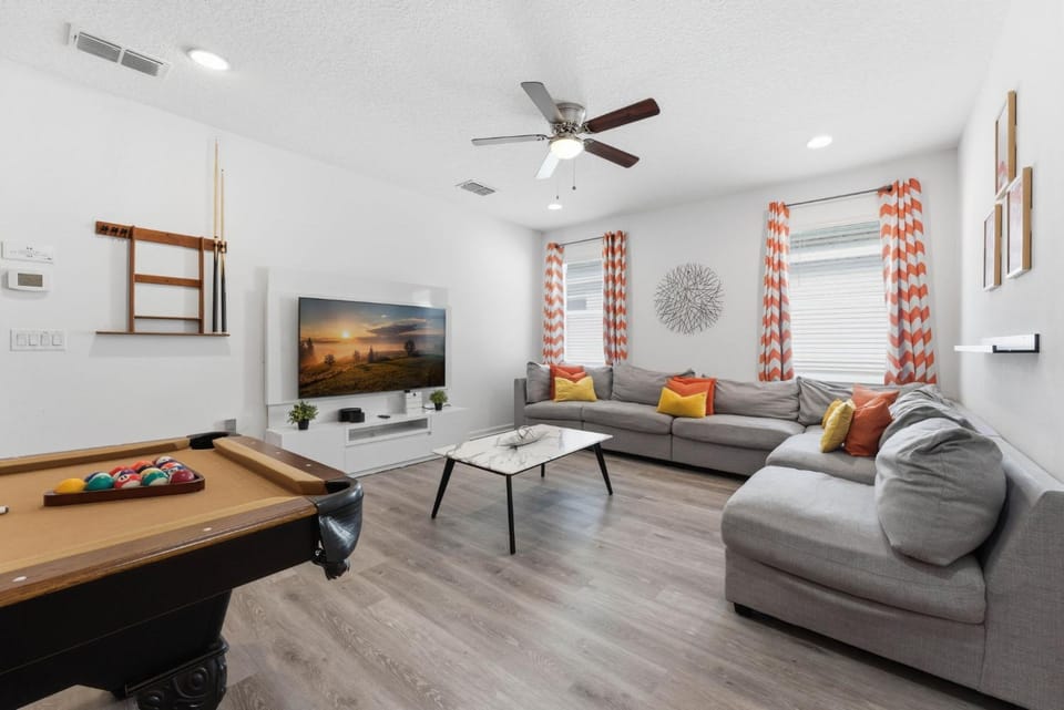 Chic Modern Escape 12BR Pool and Game Room House in Kissimmee
