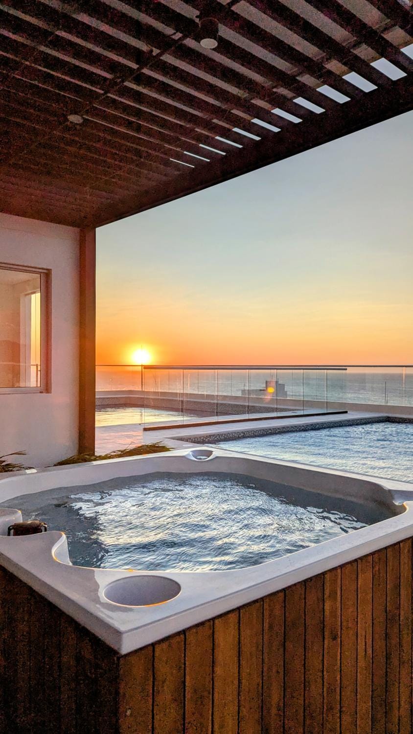 Hot Tub, Pool view, Sea view