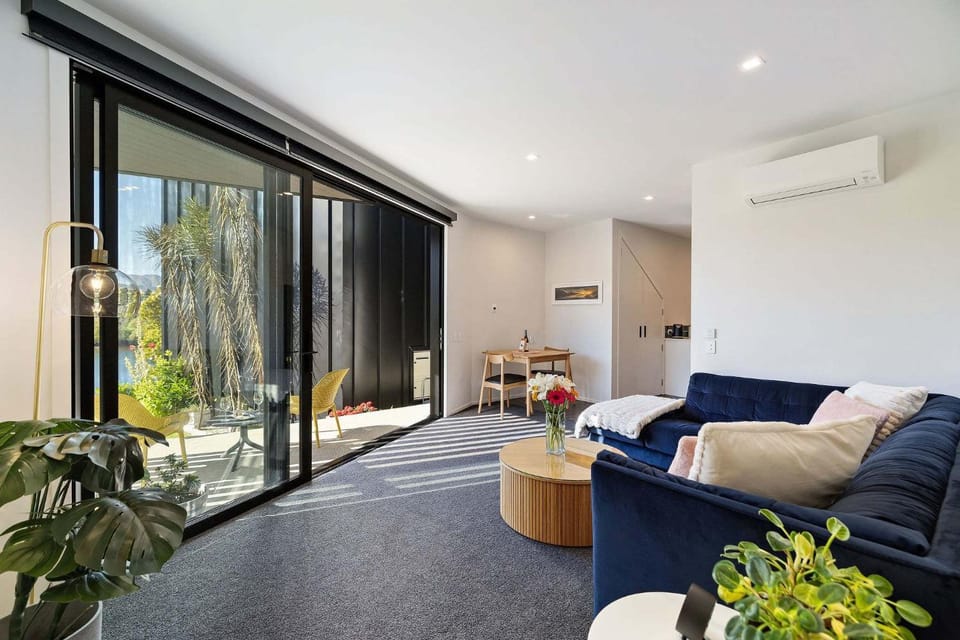 Living room, Photo of the whole room, Seating area, Dining area, air conditioner