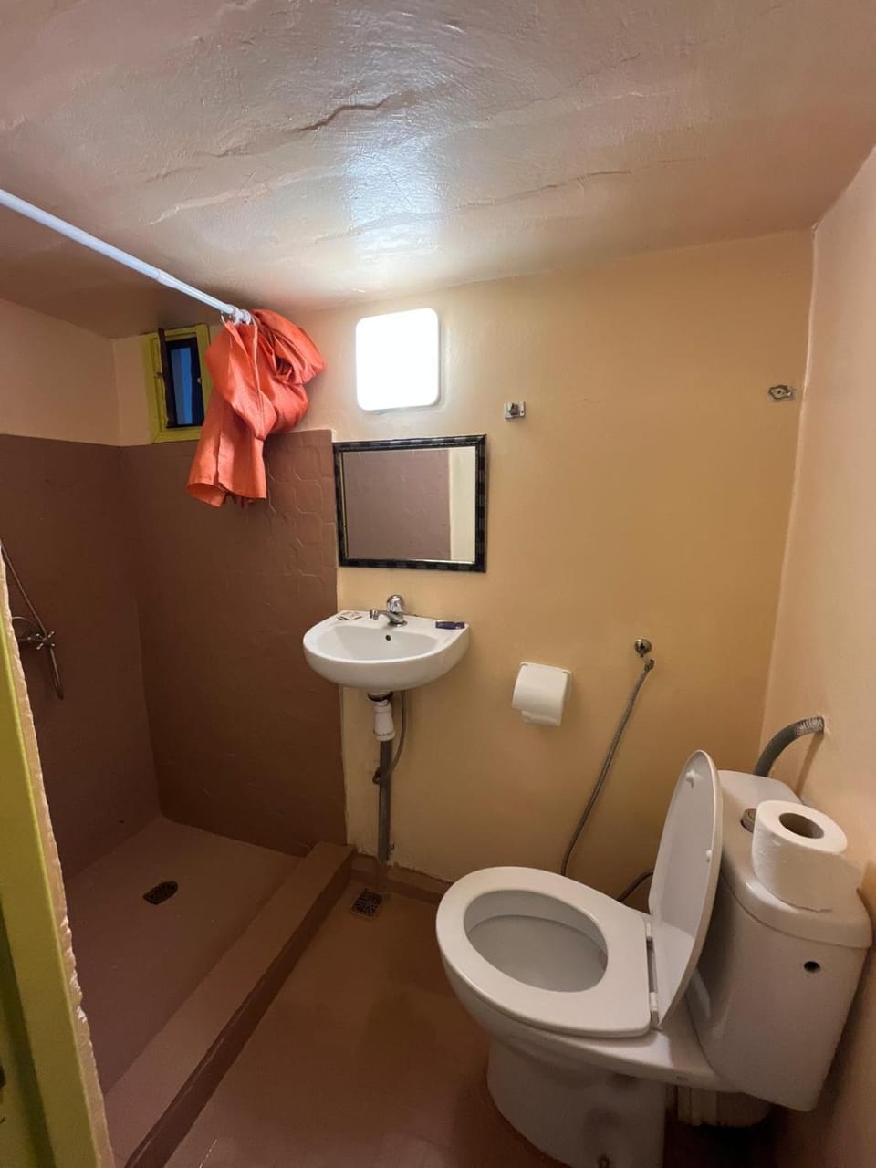 Toilet, Bathroom, bidet, towels