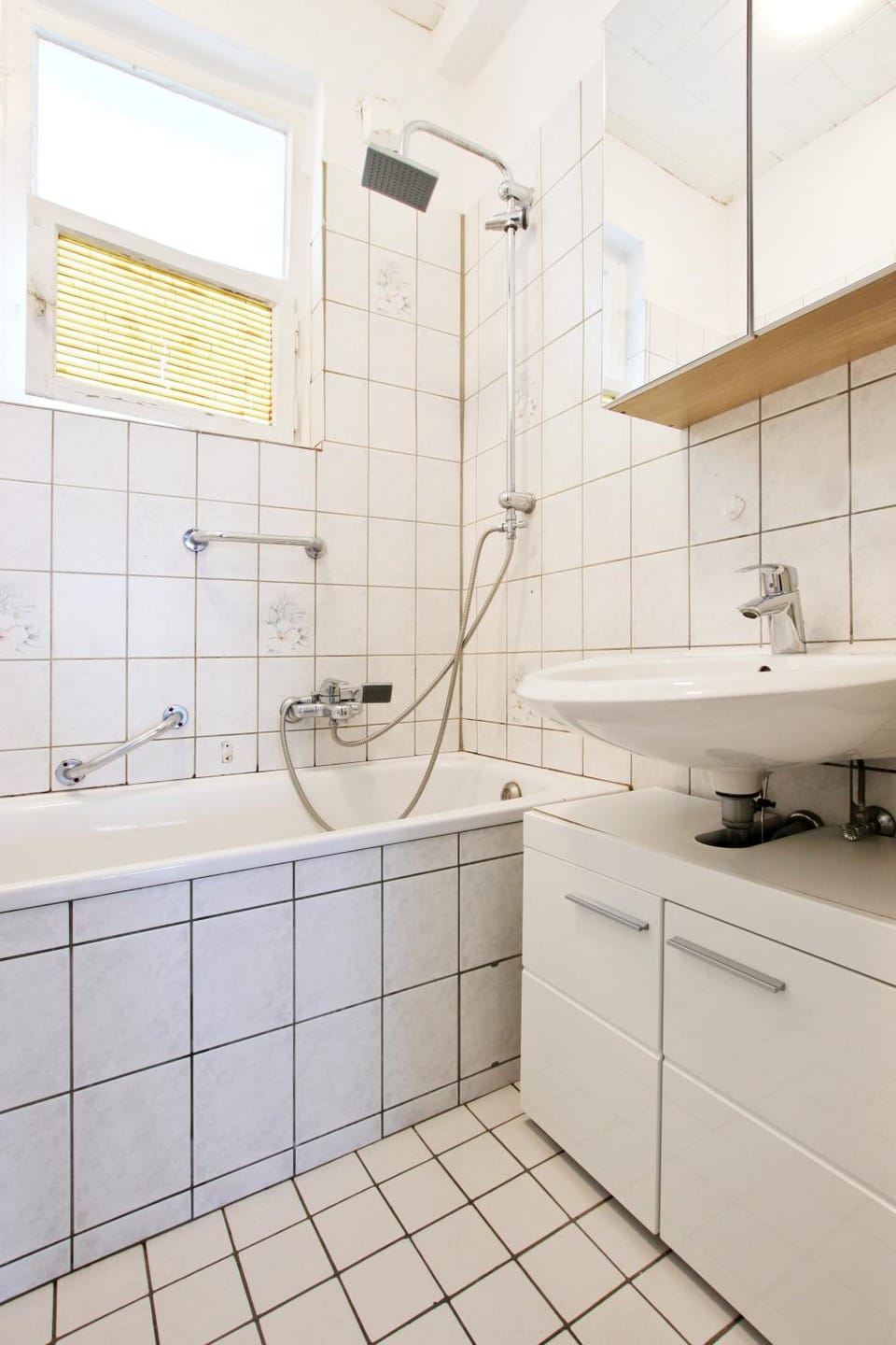 Shower, Toilet, Bathroom, hair dryier, towels, towels, washing machine, washing machine