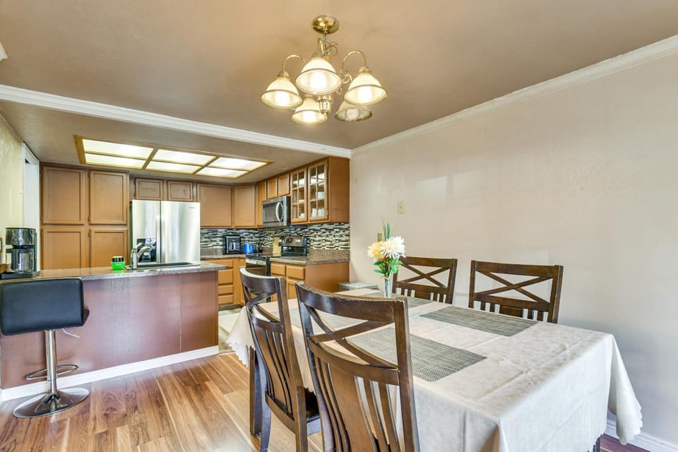 Extended Stay in Denver Area! Pet-Friendly Retreat House in Aurora