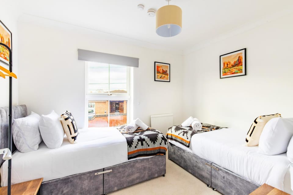 Workers Stay NorwichParkingKitchenSleeps 6 House in Norwich