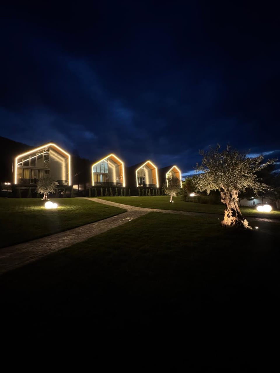 Căsuțele Regale Chalet in Romania