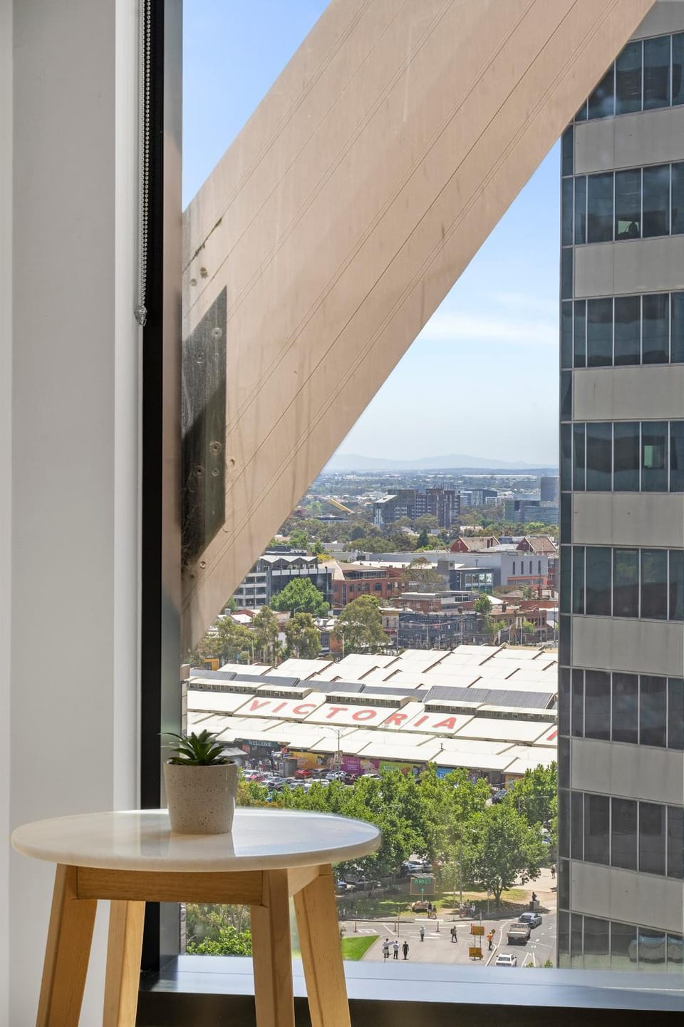 Super Central & Modern 2BR with Pool, Sauna, Gym Apartment in Melbourne