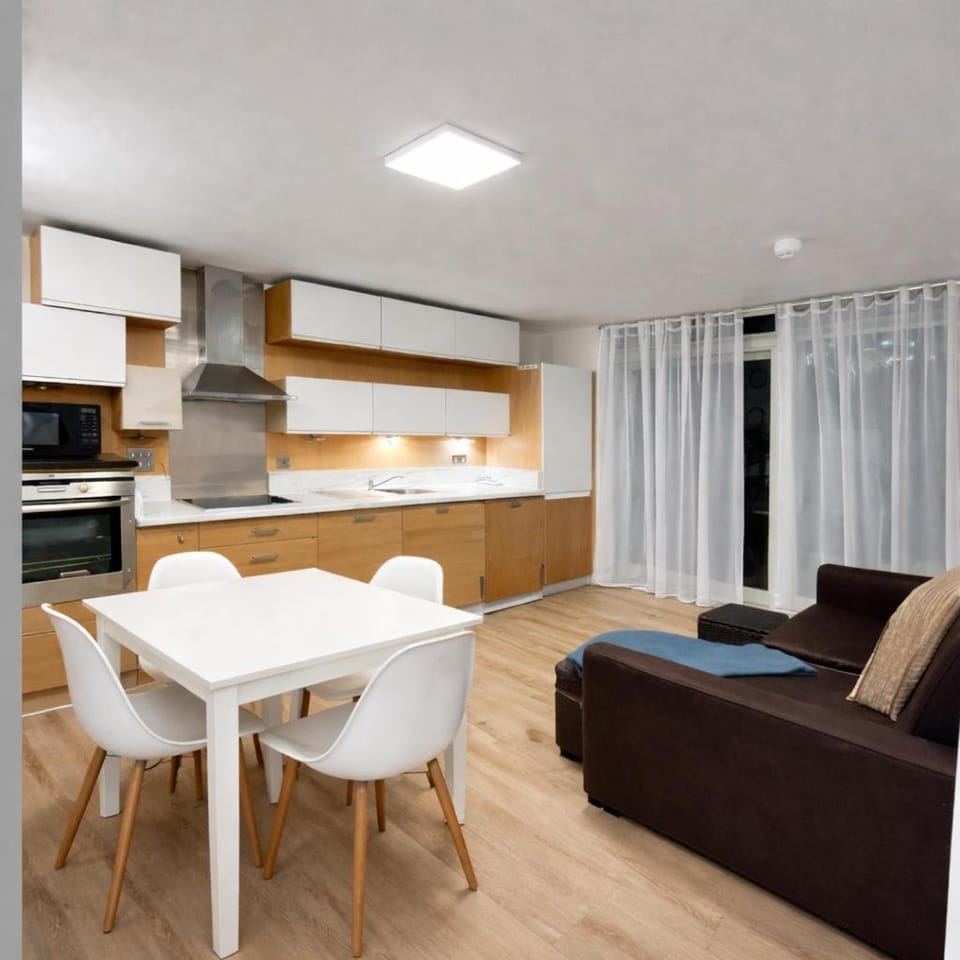 Living room, Dining area, kitchen