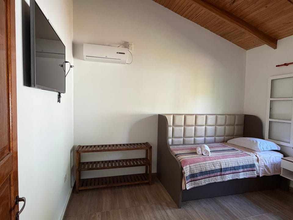 TV and multimedia, Bedroom, towels, air conditioner