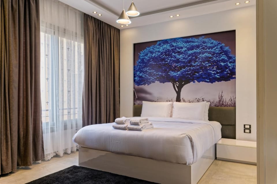 Bed, Photo of the whole room, Bedroom, towels