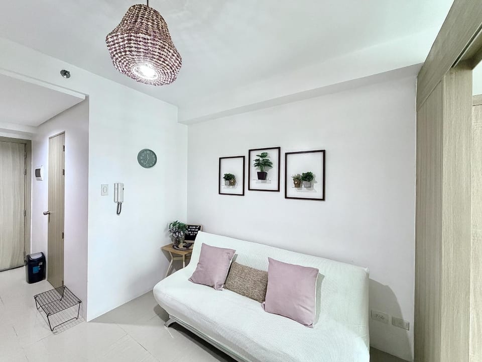 Cozy staycation near Mall of Asia Bed and Breakfast in Pasay