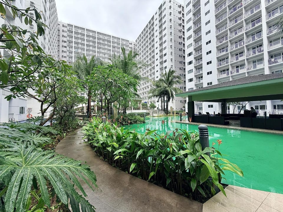 Cozy staycation near Mall of Asia Bed and Breakfast in Pasay