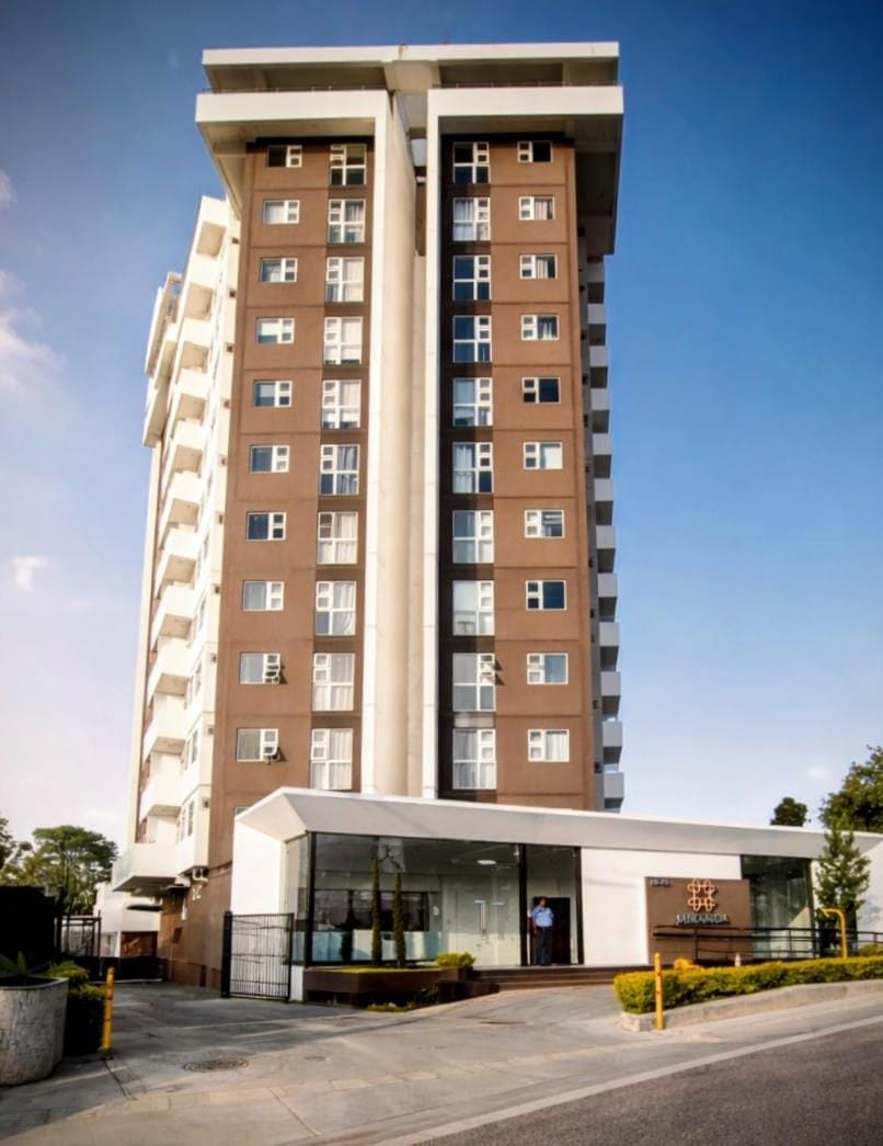 Apto María Belén a 15min del Aeropuerto y 500mt Irtra Petapa Apartment in Guatemala City