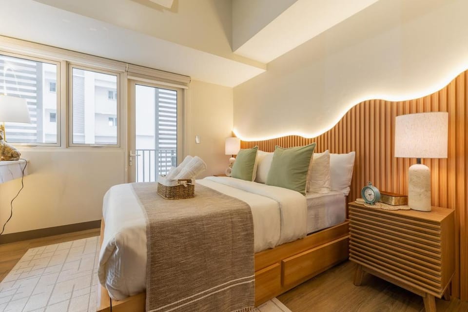 Cozy Modern Organic 1BR with Washer and WiFi Near BGC Apartment in Makati