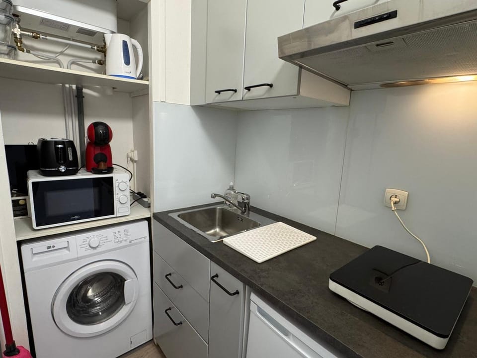 Studio calme centre-ville avec WIFI, animaux admis - FR-1-555-126 Apartment in Aix-les-Bains