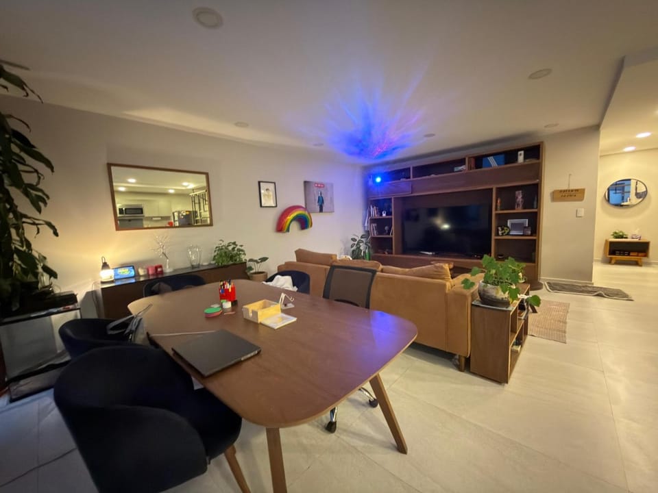 Communal lounge/ TV room