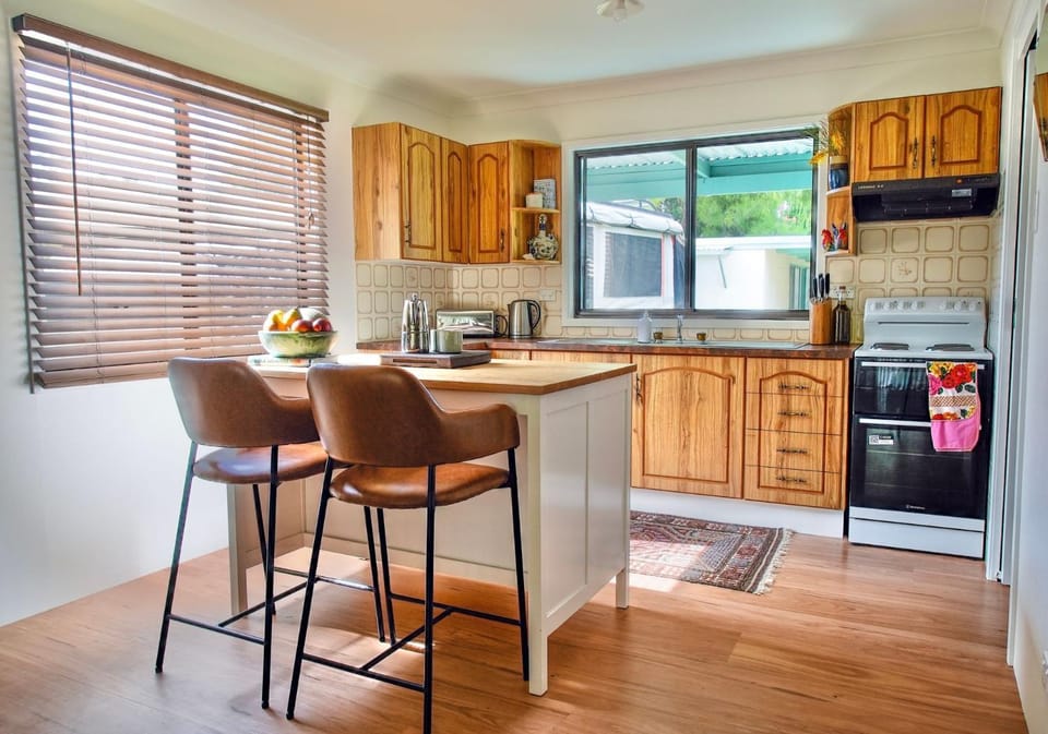 Popeyes Cottage - A Much Loved Manyana Classic House in Lake Conjola