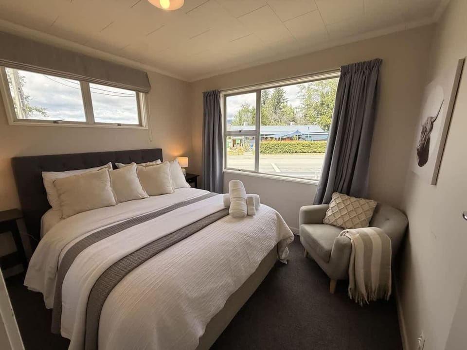 Mackenzie Mews Twizel Retreat - Walk to Town, Wi-Fi, Sleeps 6, Pets Ok House in Twizel