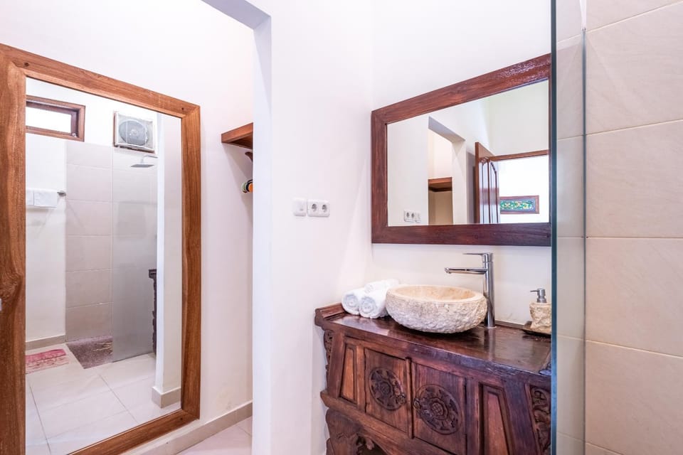 Shower, Bathroom, towels