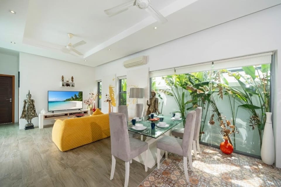 TV and multimedia, Living room, Dining area, Evening entertainment, air conditioner