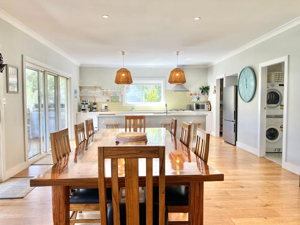 A Bendy Beauty - Family Friendly 100m to Dee Beach House in Bendalong