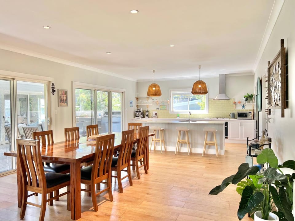 A Bendy Beauty - Family Friendly 100m to Dee Beach House in Bendalong