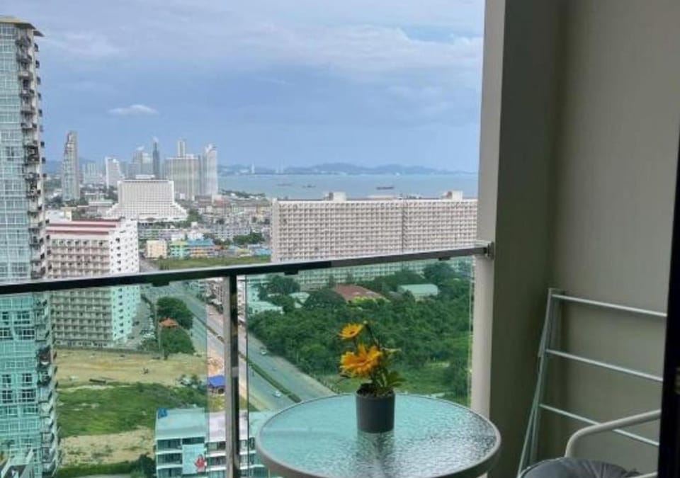 City view, Sea view