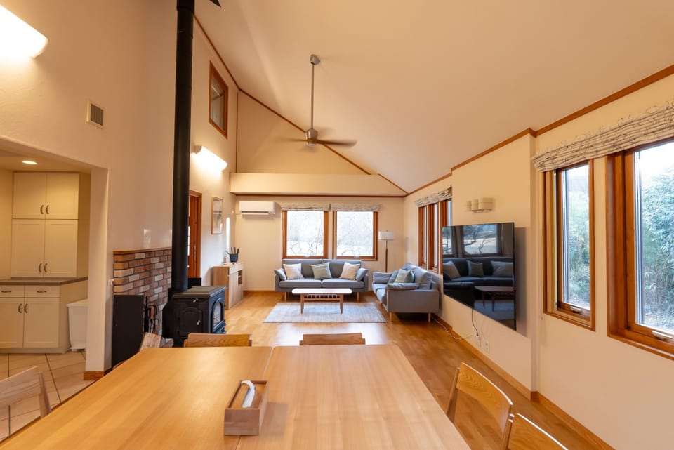 Living room, Dining area, kitchen