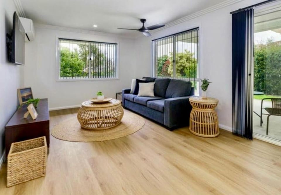 House 4-bed 2-bath Caboolture South House in Caboolture