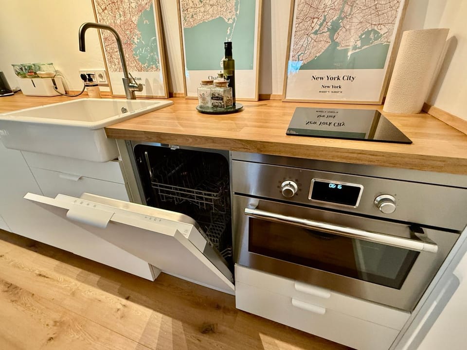 Kitchen or kitchenette, dishwasher, kitchen